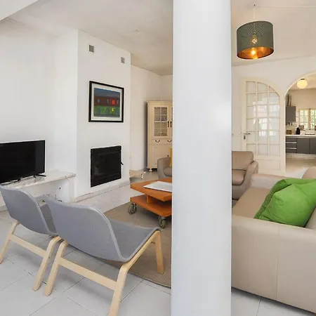 Вилла The Windrose House By Ocvillas